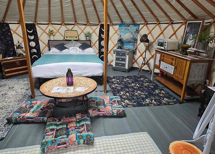Rainbow\'S End Yurts