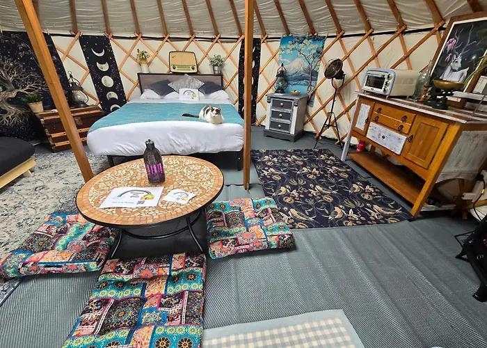 Rainbow\'S End Yurts